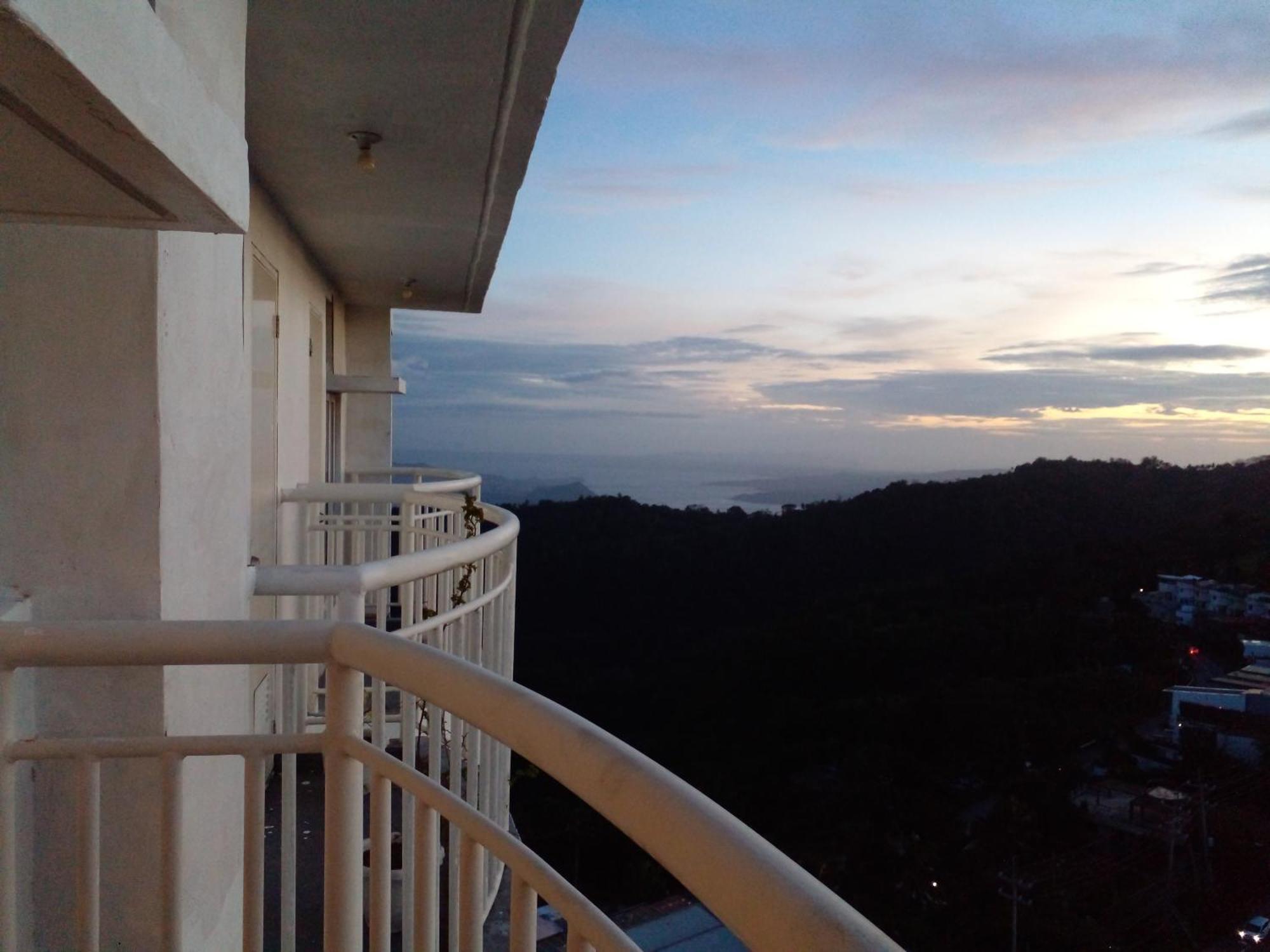 Condo With Free Swimming Pool & Viewing Deck Tagaytay City Szoba fotó